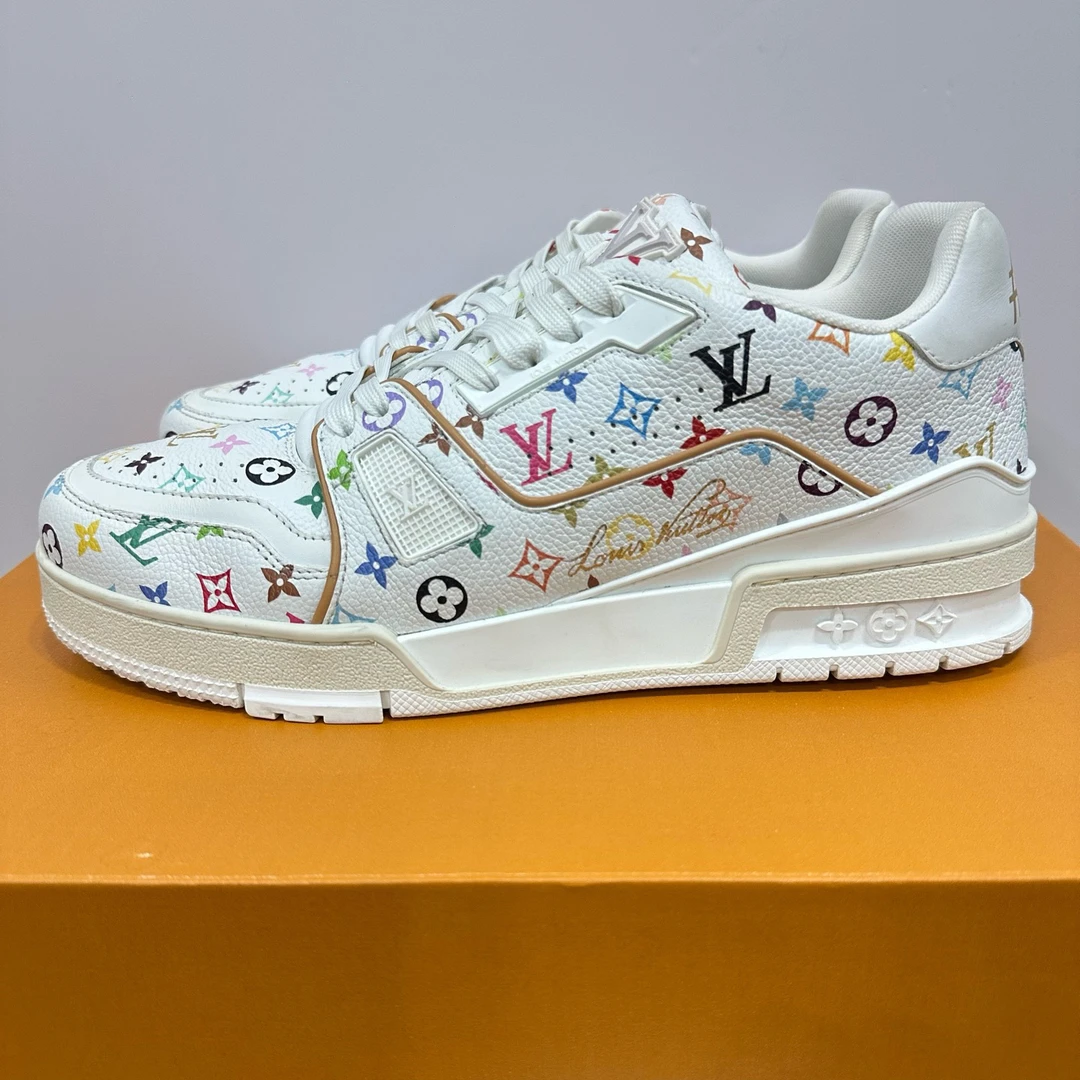 99新 LouisVuitton/路易威登 41码 trainer 白三彩 时尚板鞋