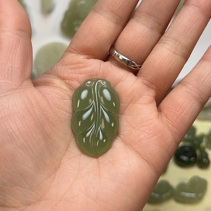 和田玉（糖玉）颈饰未镶嵌