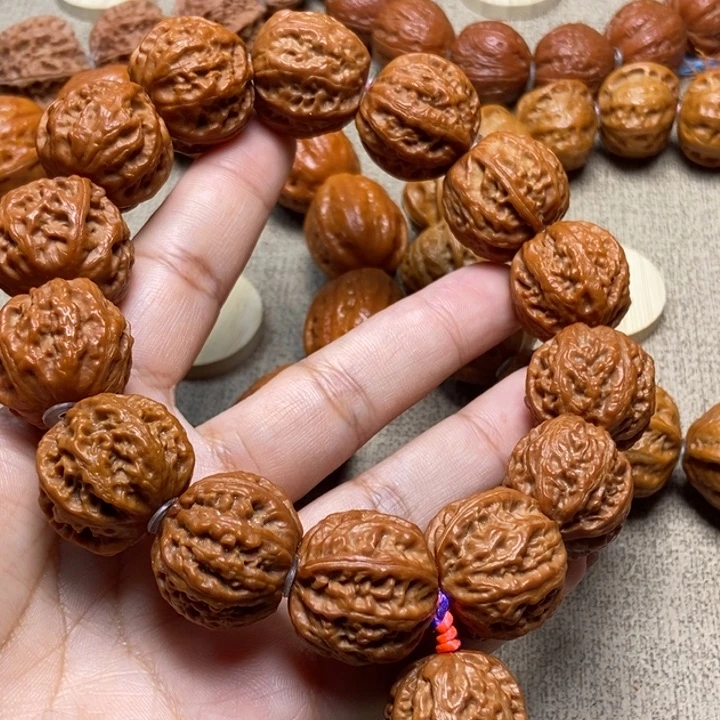 文玩核桃吊坠张*一珊瑚八棱