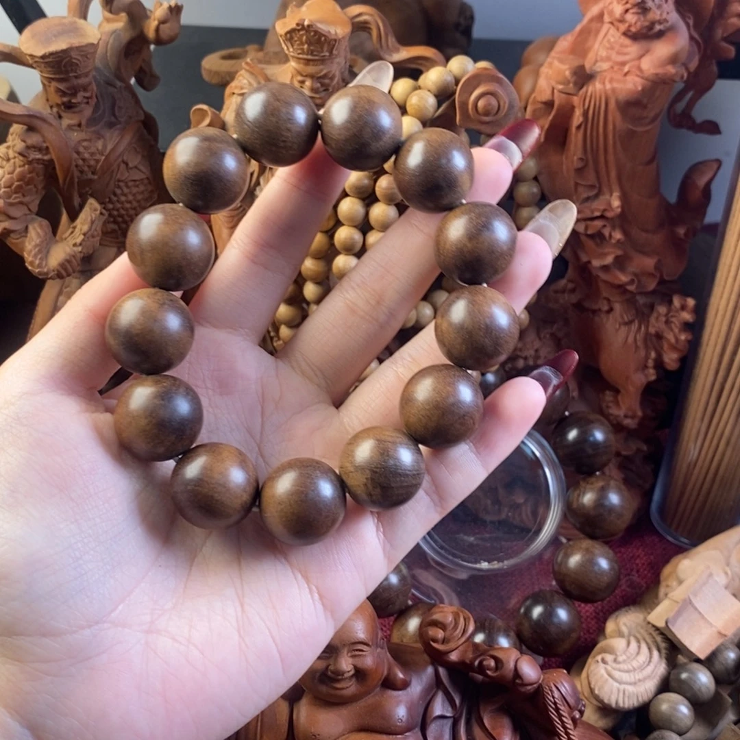 r***n无事牌檀香木老山檀奶香黑肉1.8