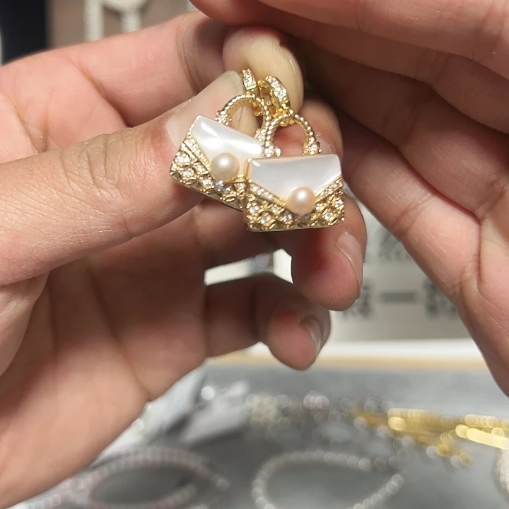 淡水珍珠钛钢吊坠(不含链)