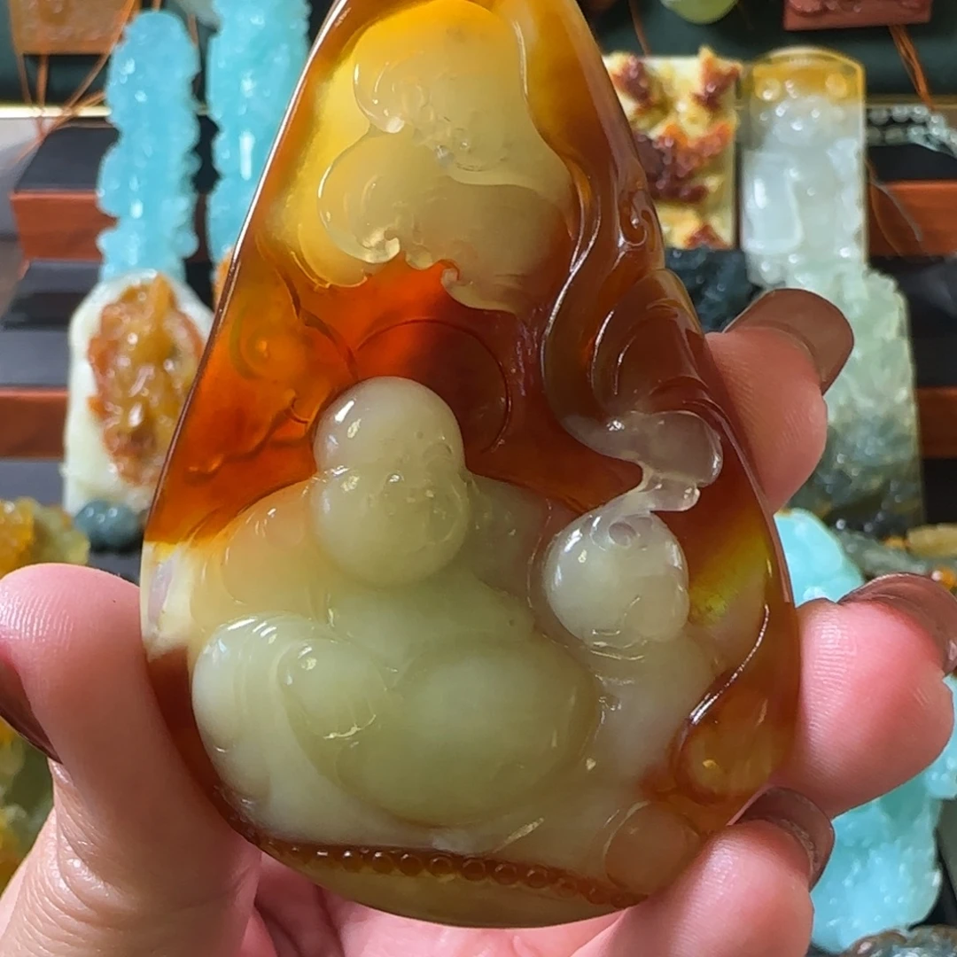 岫玉未镶嵌颈饰佛