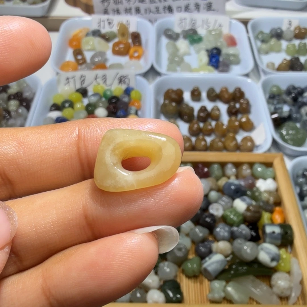 和田玉未镶嵌珠宝奇石