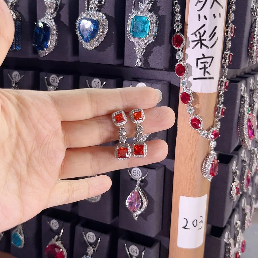 银S925镶嵌耳饰石榴石（芬达石）