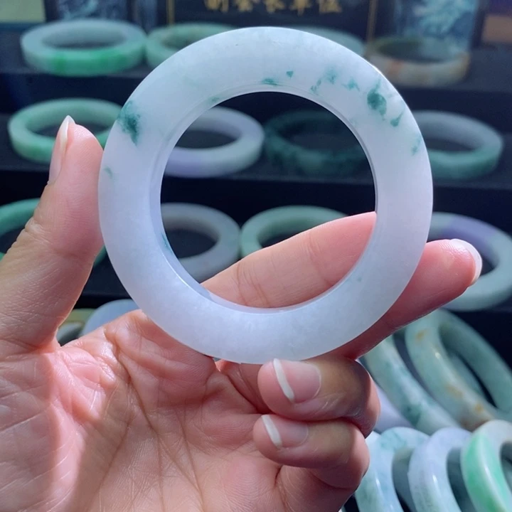 定制翡翠手镯未镶嵌红*?