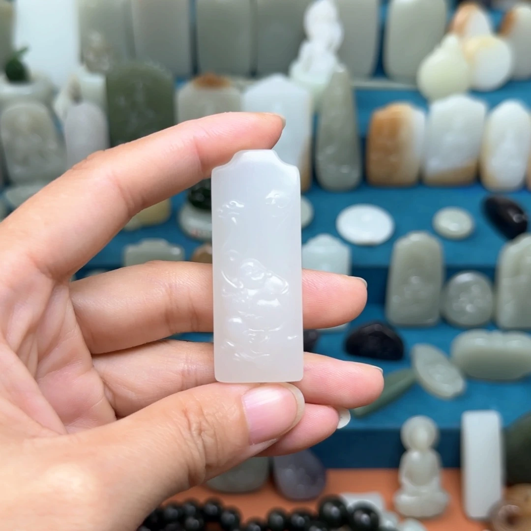 未镶嵌和田玉（糖玉）把件