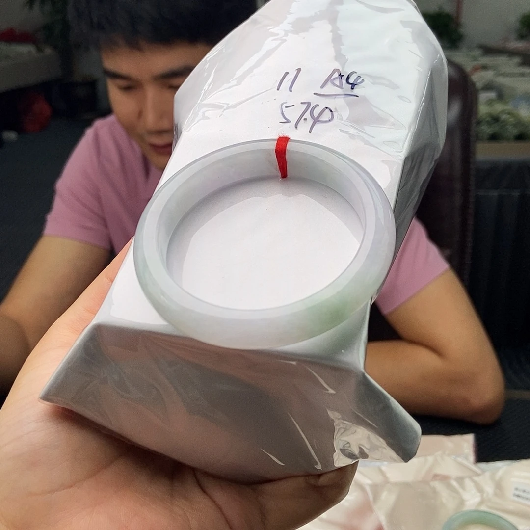 翡翠手镯未镶嵌颜色多样性发拍一发一