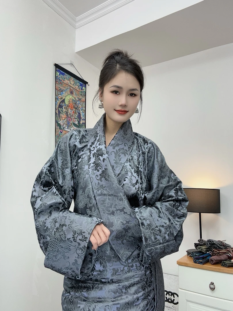 春夏秋传统藏式藏袍民族风康巴时尚女装网红显瘦显气质提花藏装