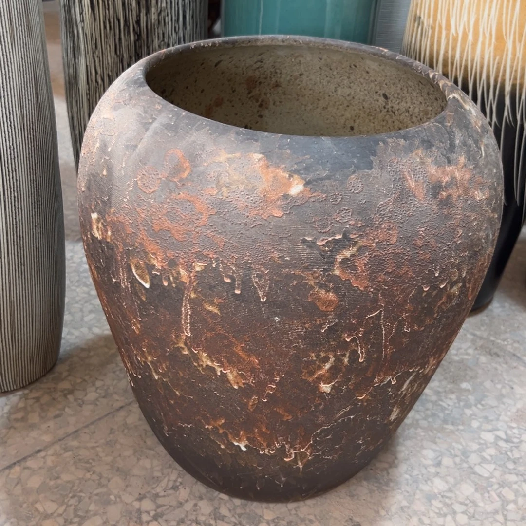 高度40口23有孔瓷器