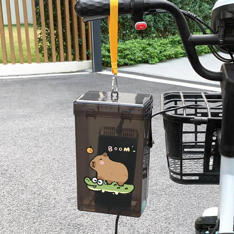 鳄鱼卡皮电动车充电器防水罩户外散热电瓶车充电器防雨盒防尘收纳