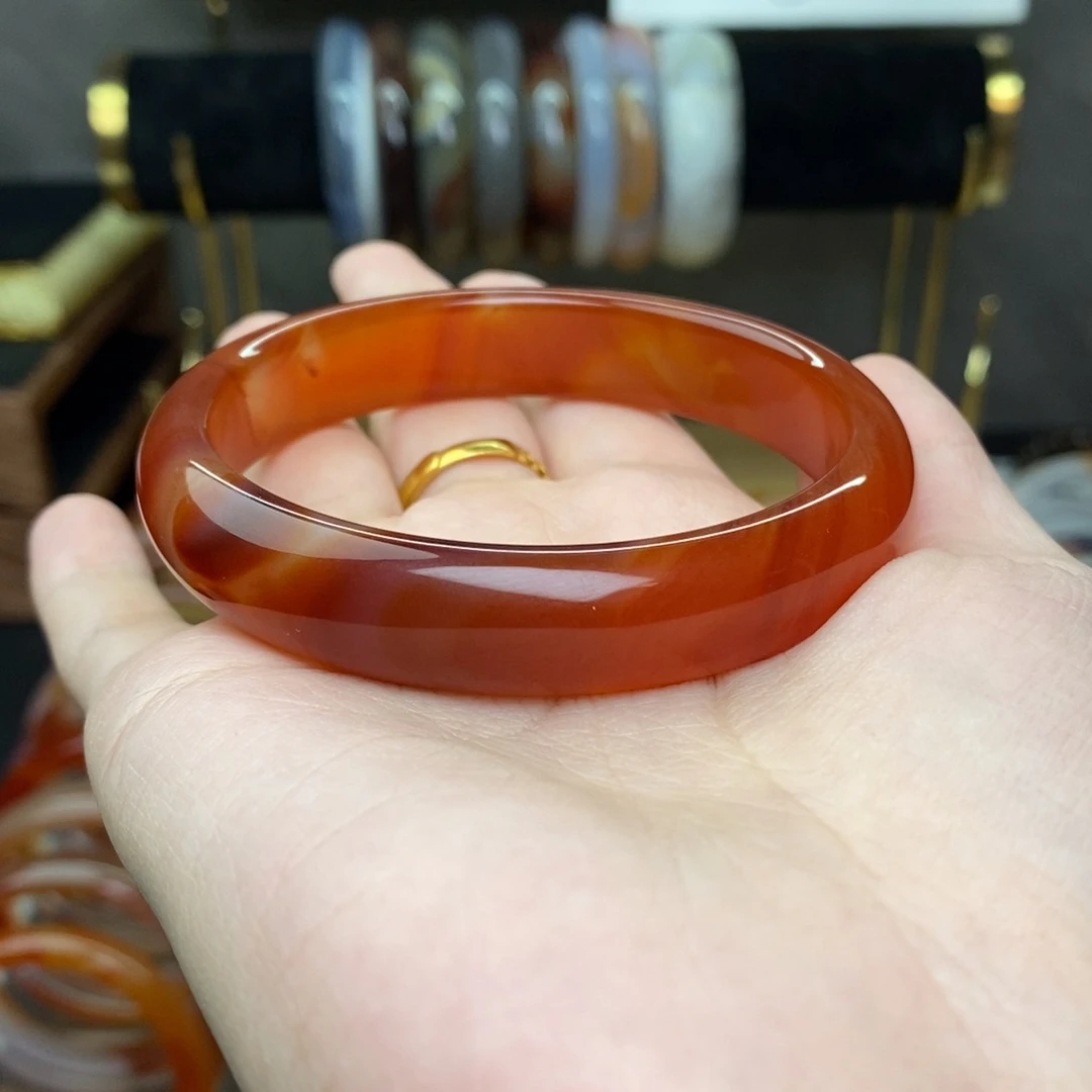 玛瑙/玉髓手镯未镶嵌?