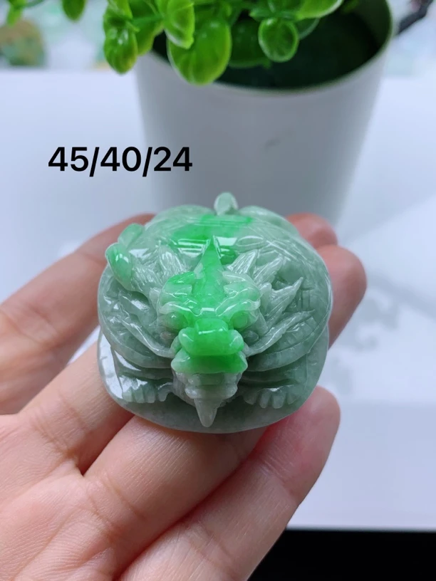 缅甸天然翡翠A货阳绿辣绿龙头龟吊坠把玩件
