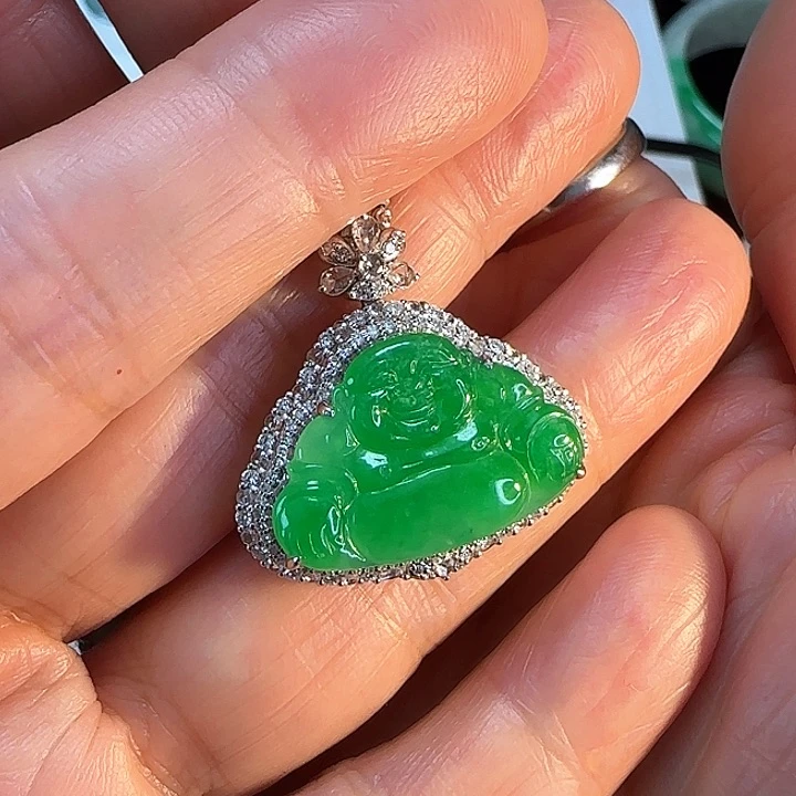 翡翠颈饰18K金镶嵌佛公