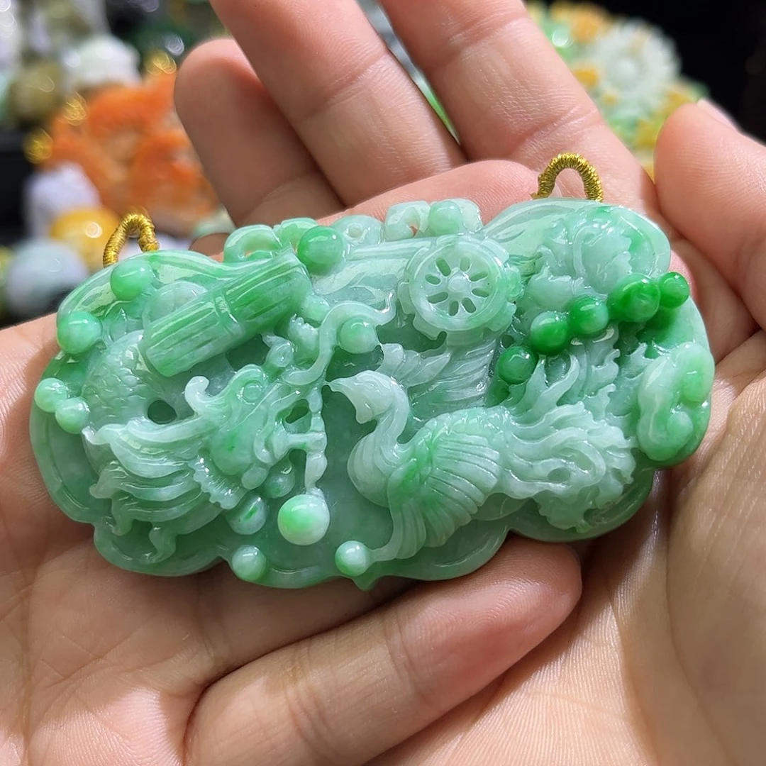 翡翠未镶嵌颈饰待编织