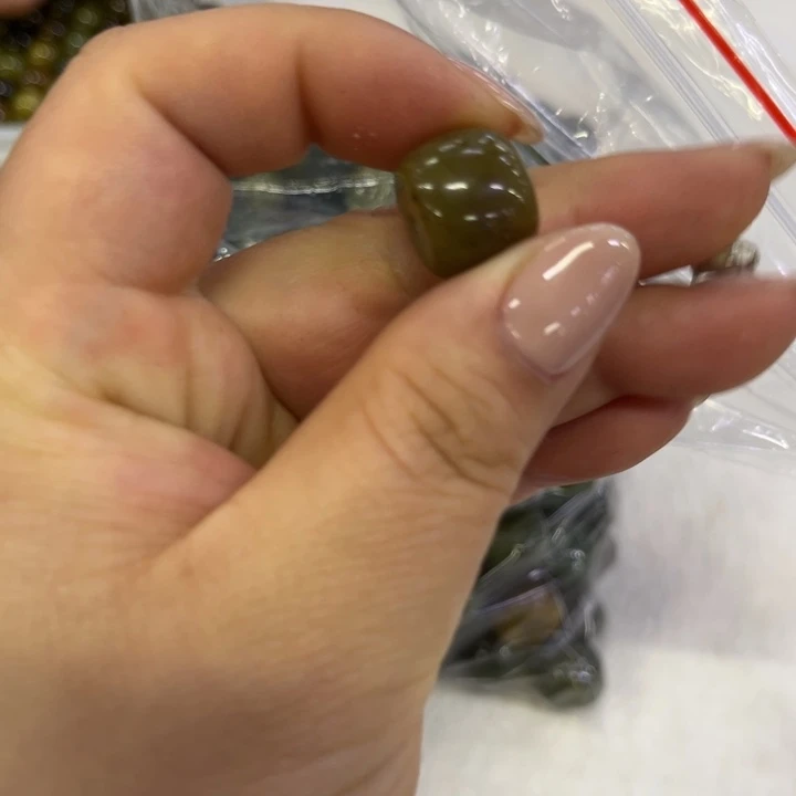 蛇纹石玉合金吊坠不****渣