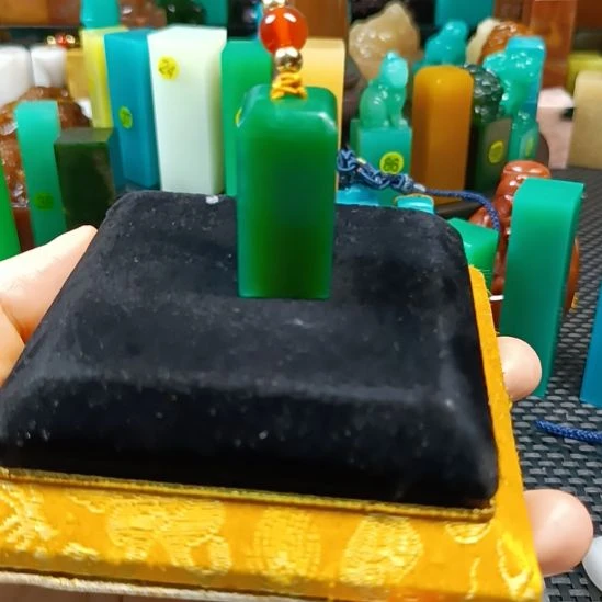 寿山石印石雅安绿素章
