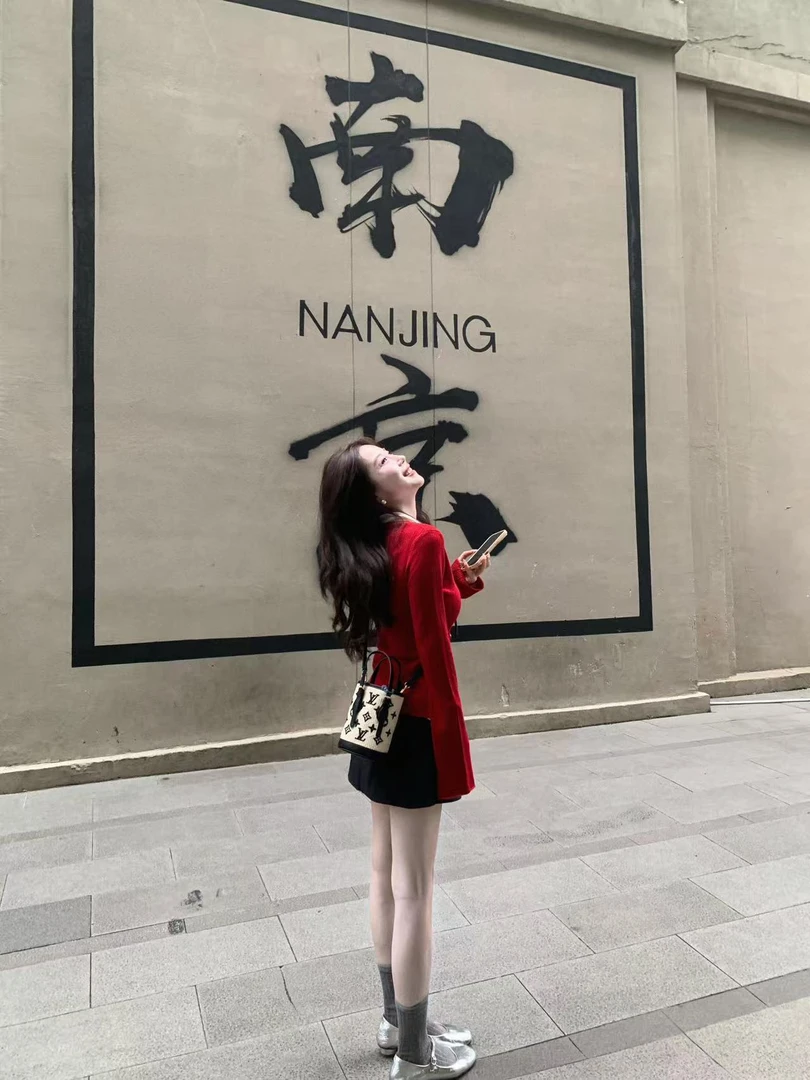 2025秋季新款韩系时尚百搭撞色假两件翻领显瘦针织衫黑色半身裙