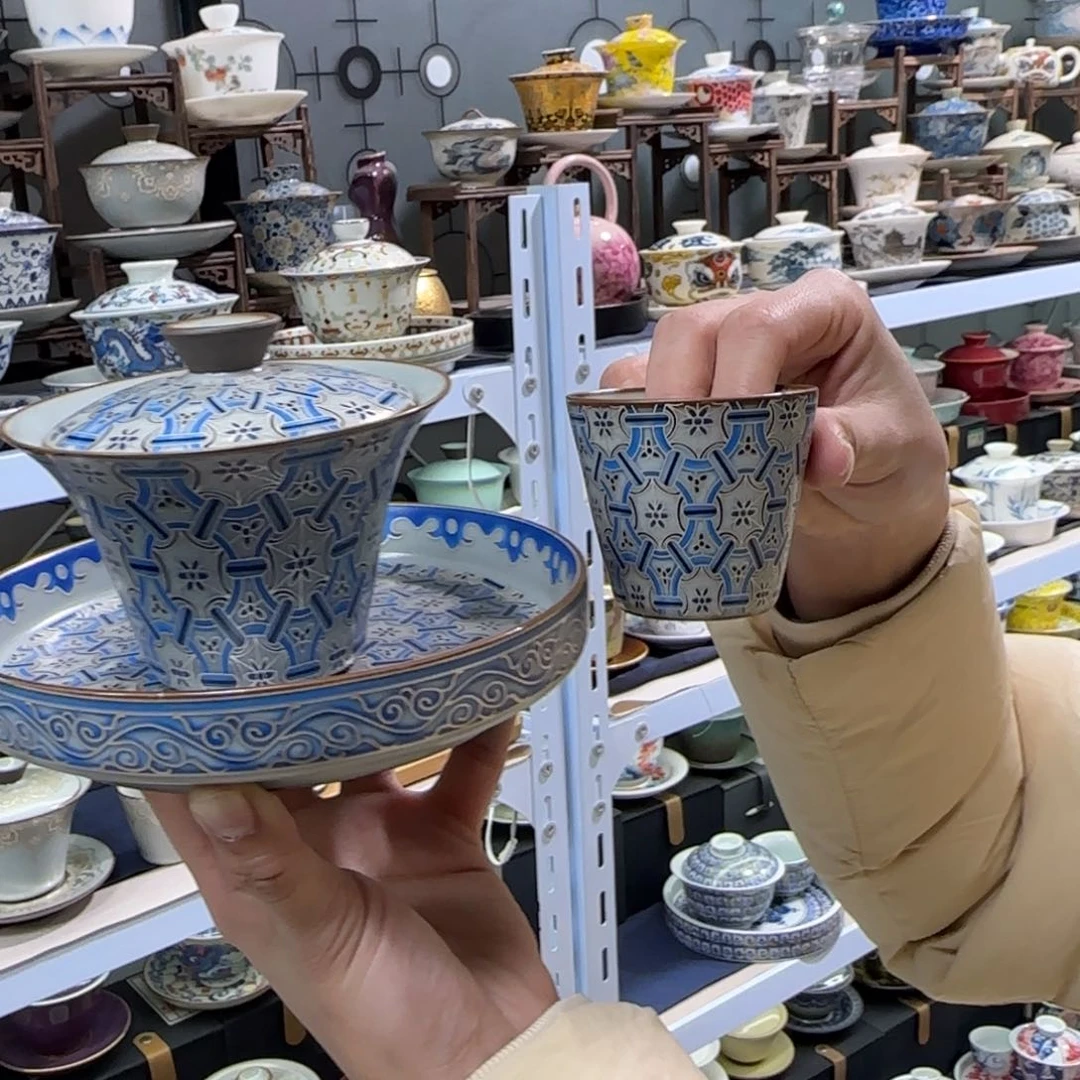 高温下的高温天气使人心情愉悦