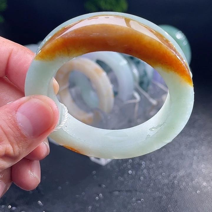 定制翡翠未镶嵌翡翠手镯