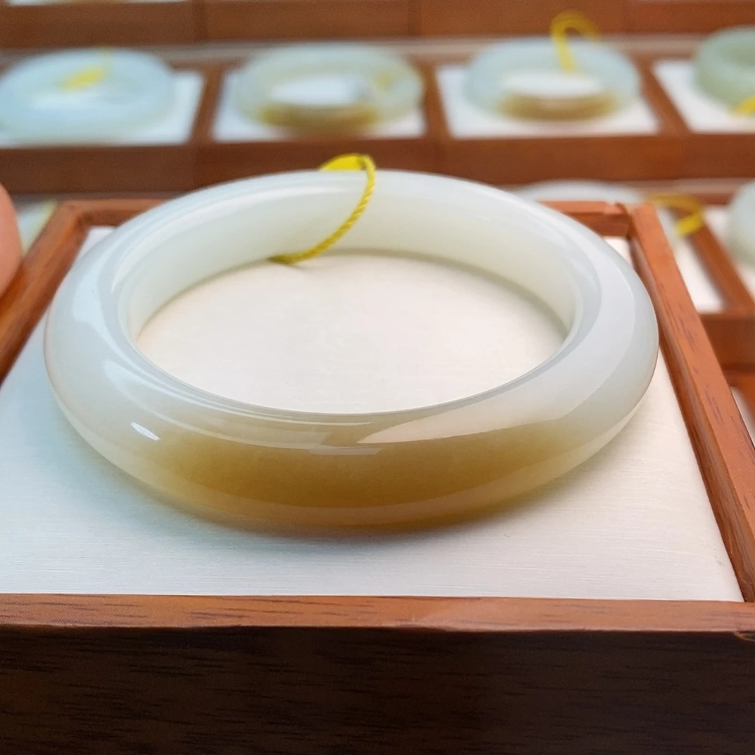 手链未镶嵌和田玉（糖玉）