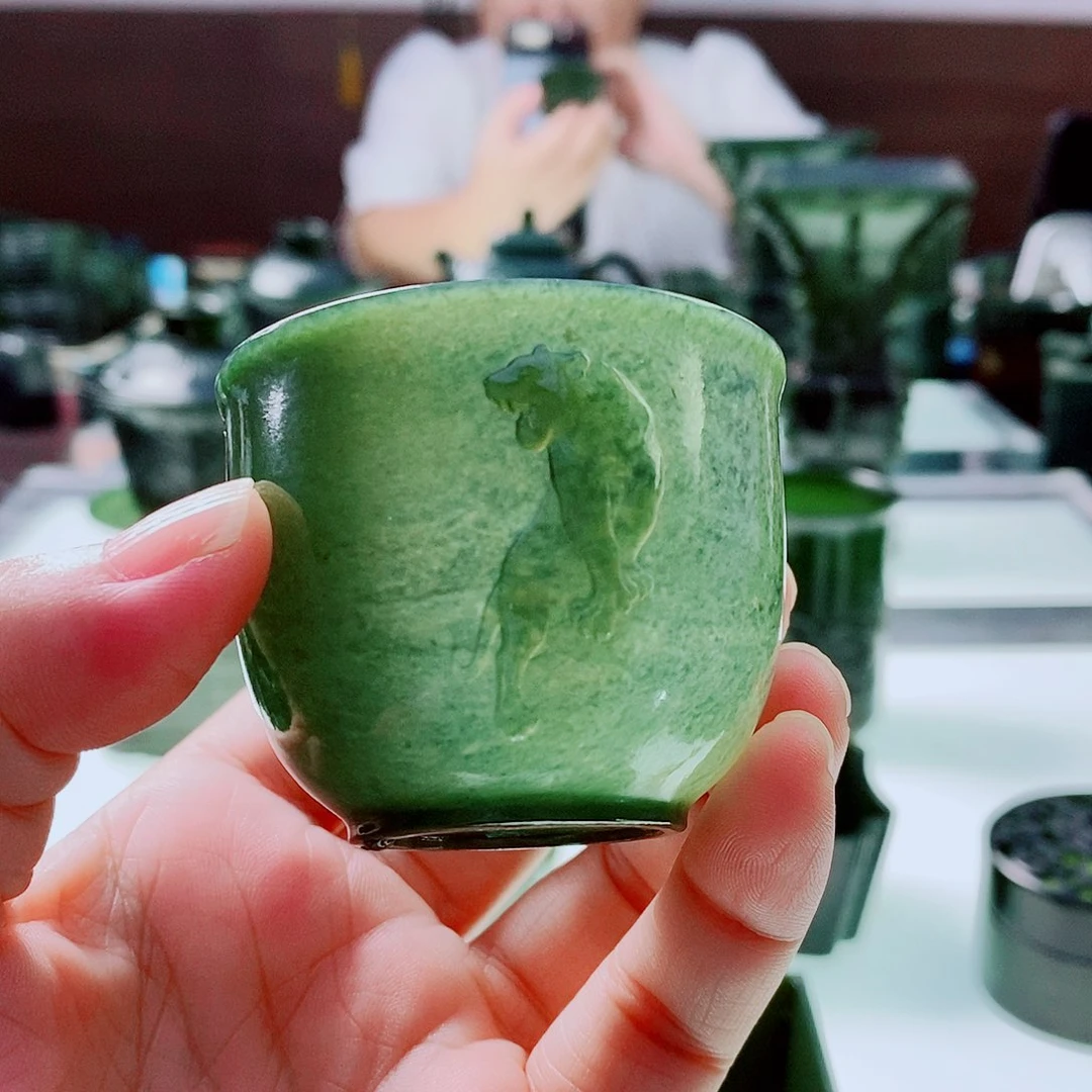 未镶嵌和田玉（青玉）摆件