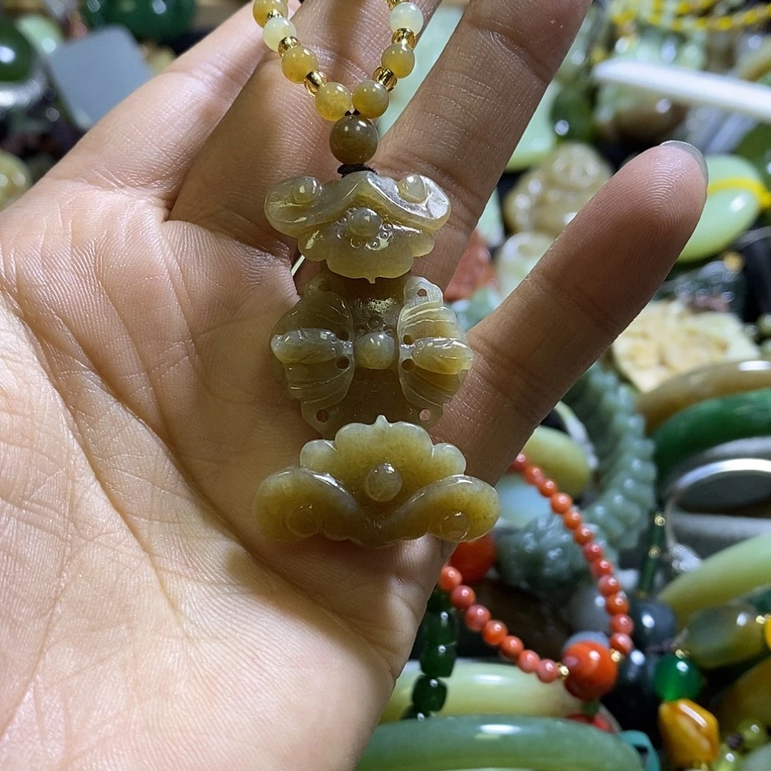 颈饰未镶嵌和田玉