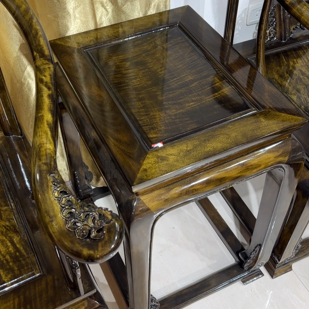 C***承木质类金丝楠家具小茶几