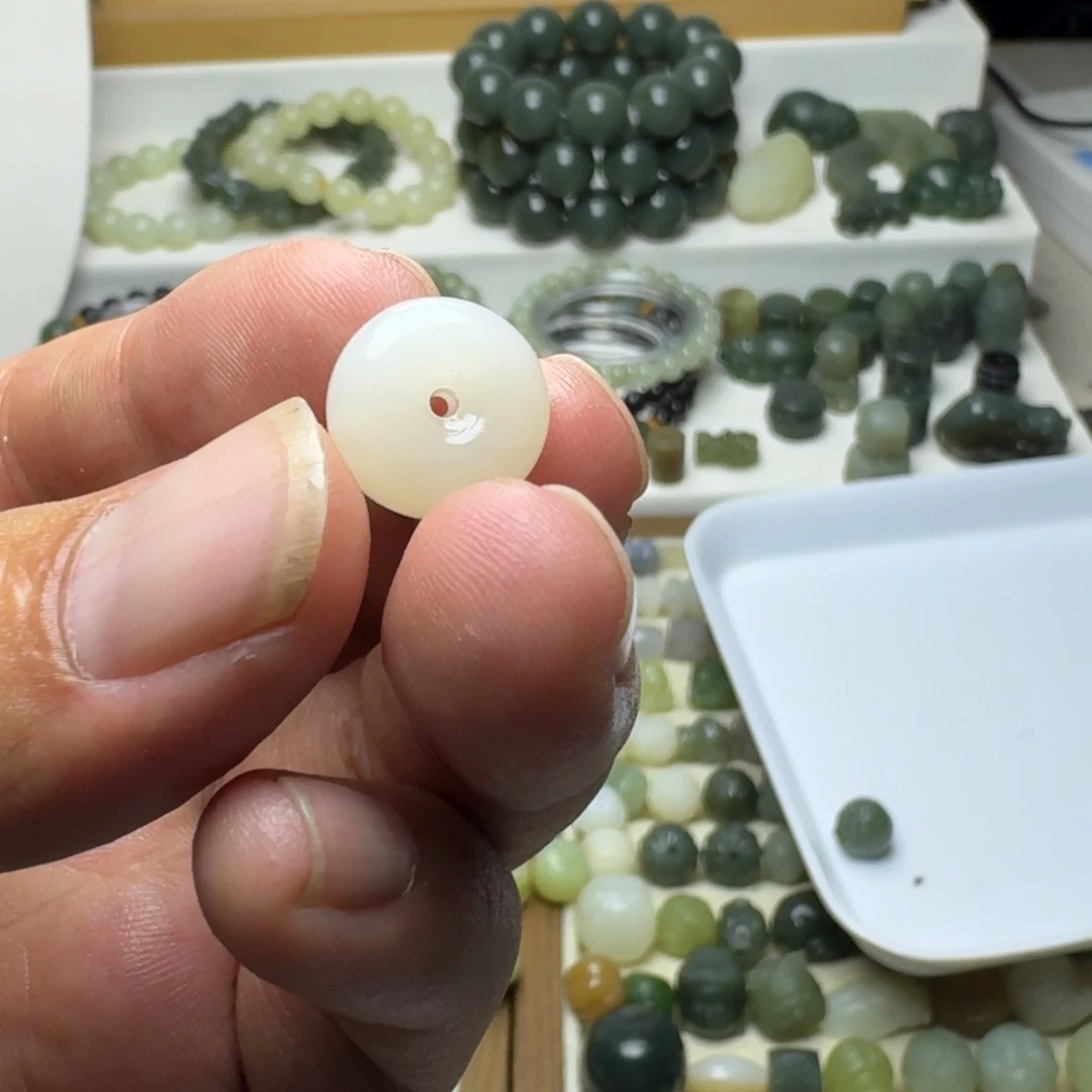 黑***路和田玉未镶嵌珠宝半成品和田玉白玉扣子7×13㎜