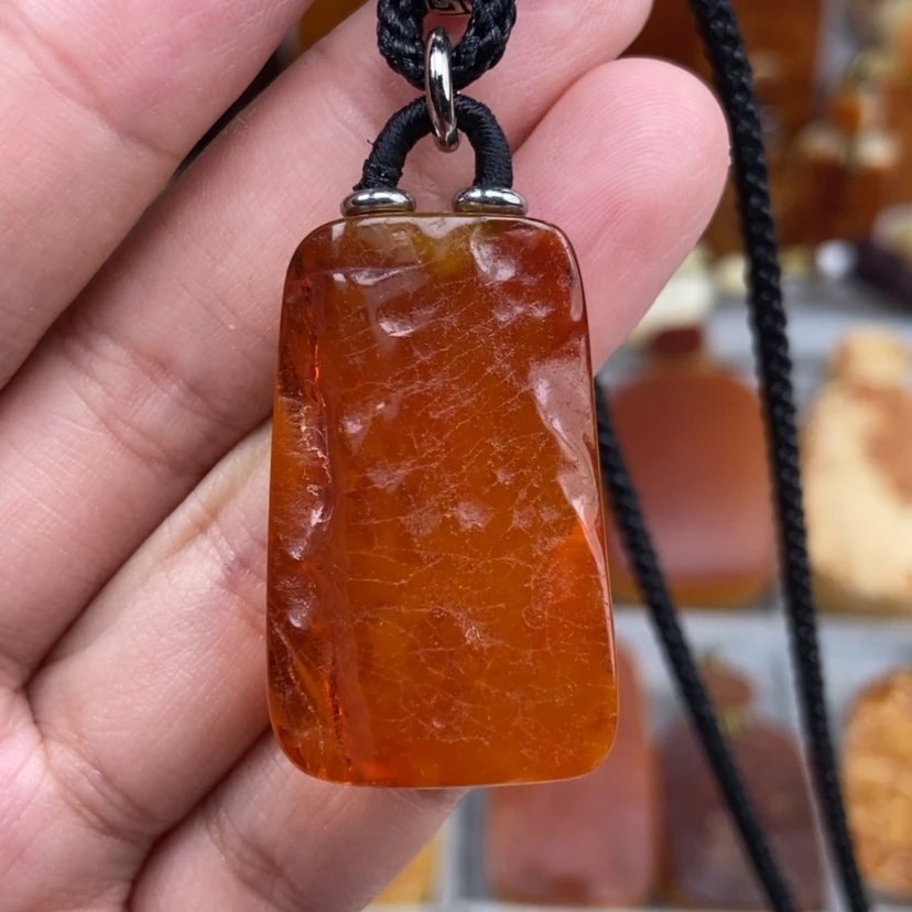 【闪购商品】未镶嵌吊坠(赠链)琥珀