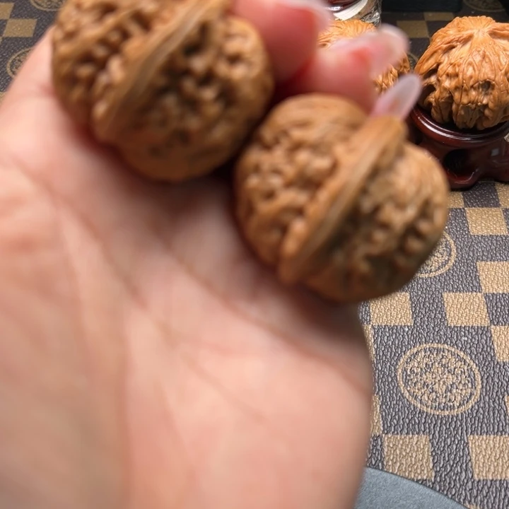 核桃37元宝文玩核桃