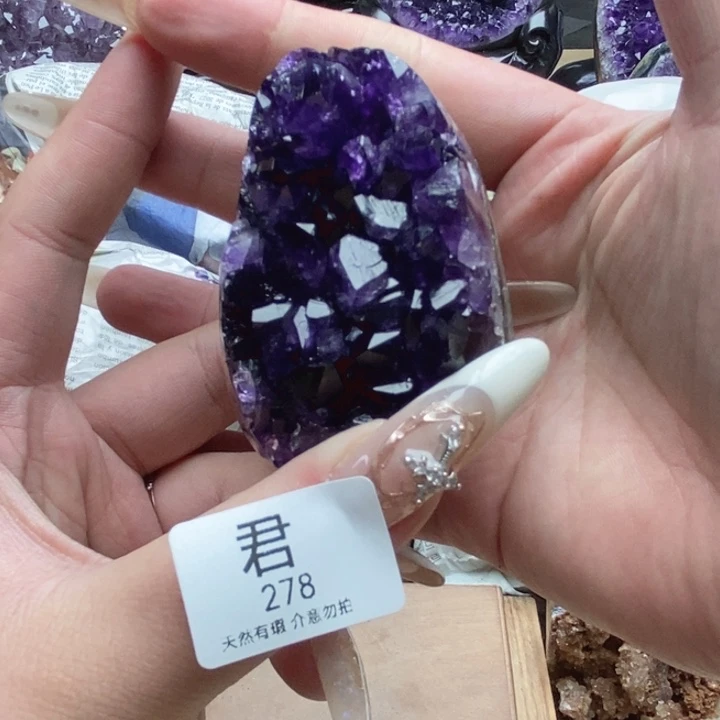 紫晶未镶嵌大型摆件（非配饰）