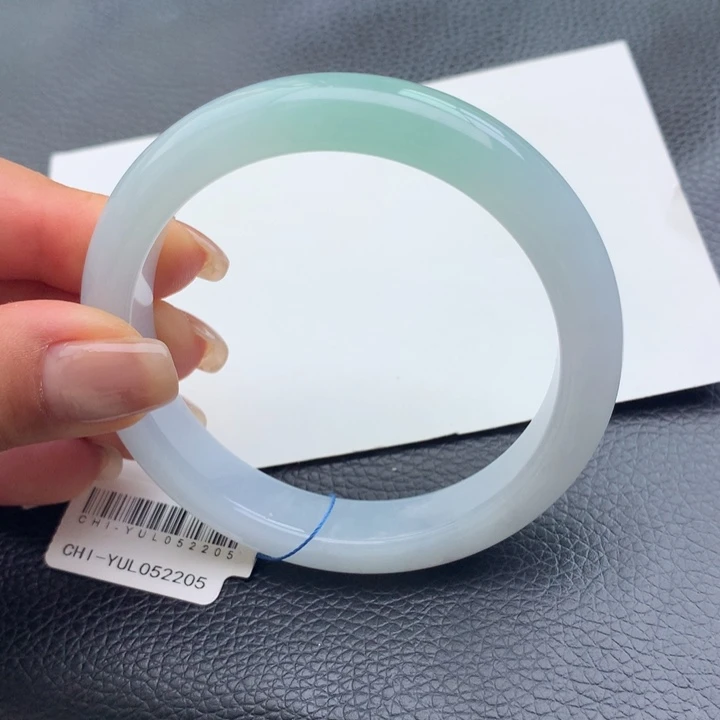 翡翠手镯未镶嵌天然翡翠手镯