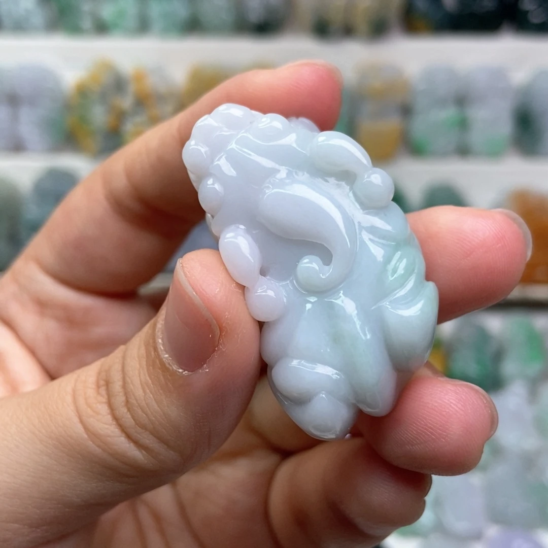 翡翠未镶嵌吊坠(赠链)口含珠