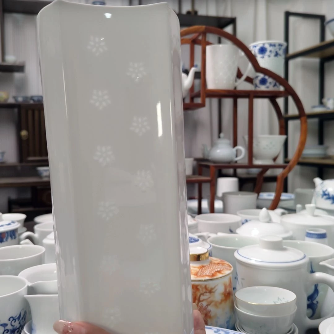 瓷新款玲珑花瓶一个景德镇