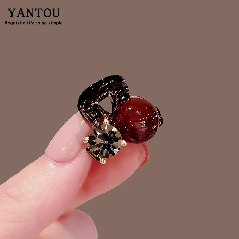 时尚红色珍珠小抓夹女前额侧边小夹子高端水钻发夹2025新款发饰