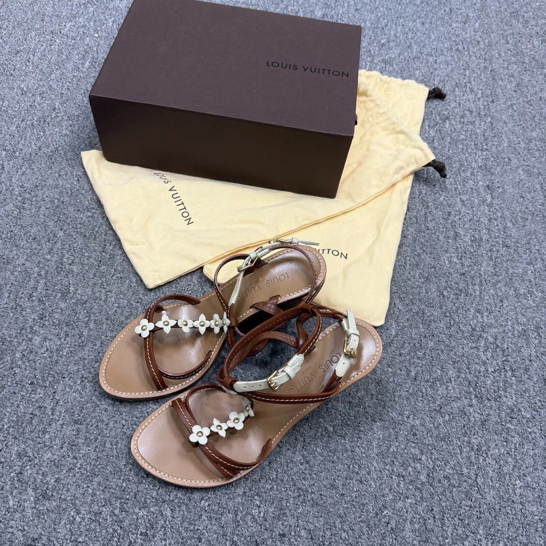 99新 LouisVuitton/路易威登 13817067 坡跟女凉鞋 36.5码