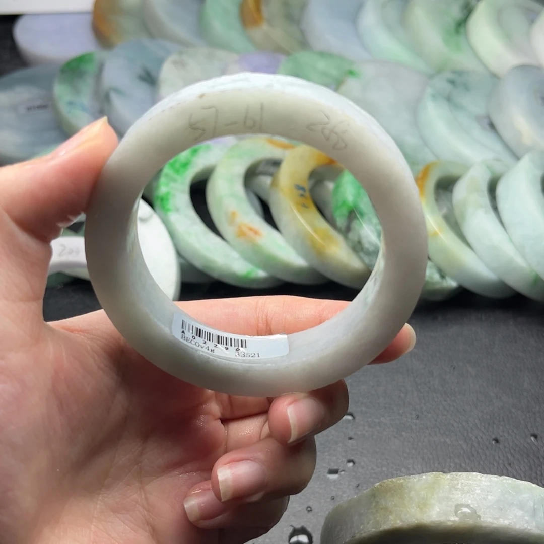 未镶嵌翡翠手镯定制翡翠