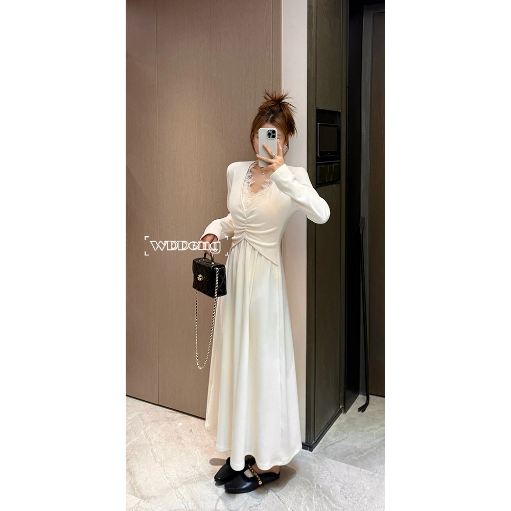 王等等【初雪】2025秋冬原创高密加绒保暖修身款连衣裙U225Q17968