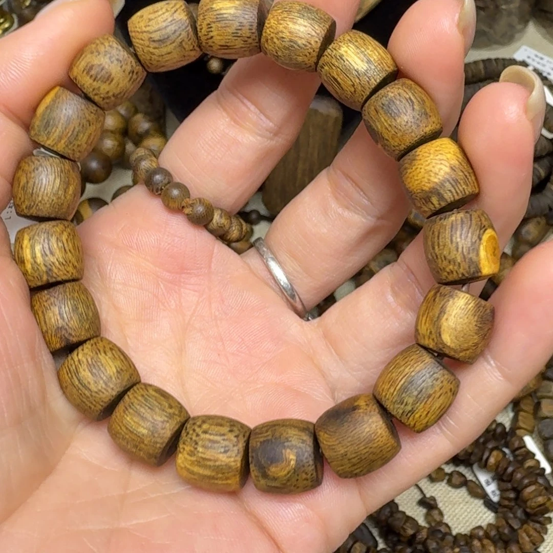 星****沉香手串老料莺歌绿卡1.1-13克多样性发货一条