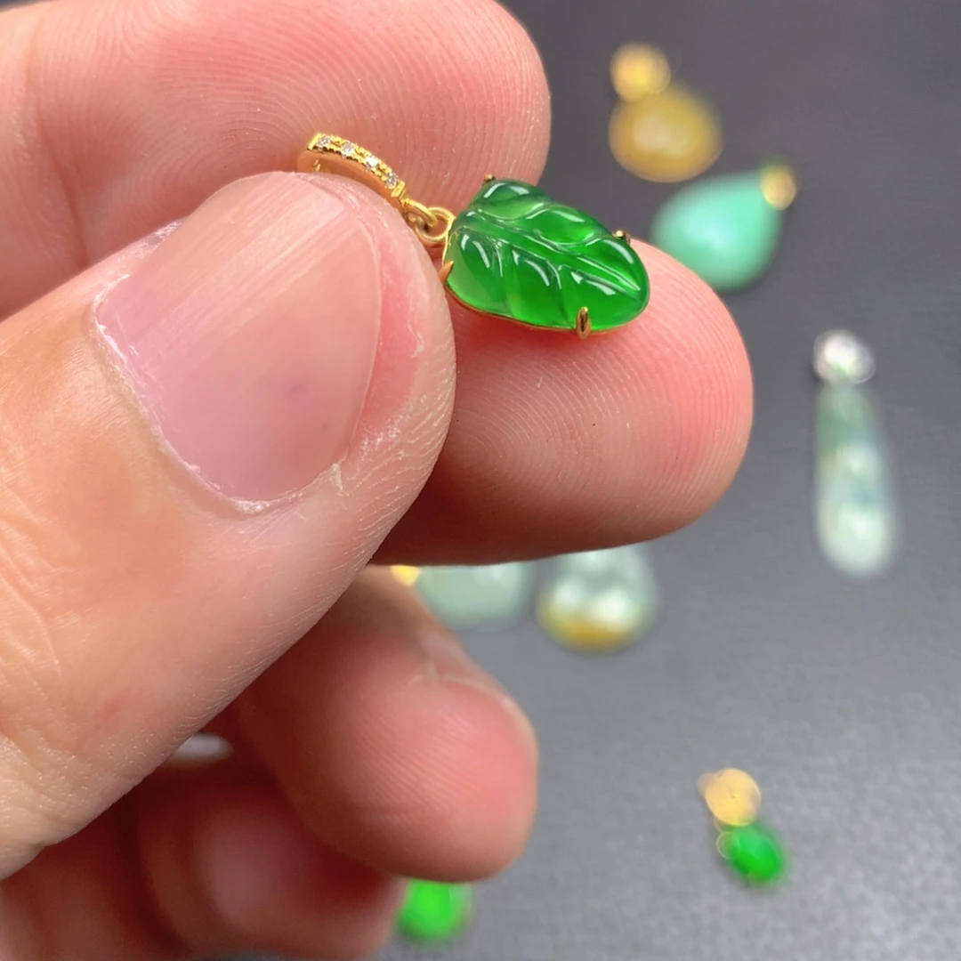 【闪购商品】翡翠18K金镶嵌颈饰翡翠