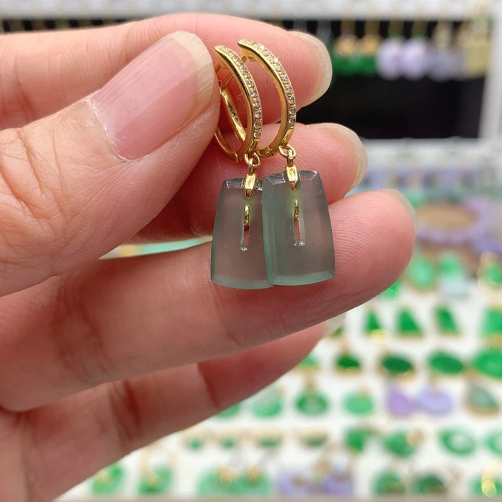 翡翠18K金镶嵌耳饰