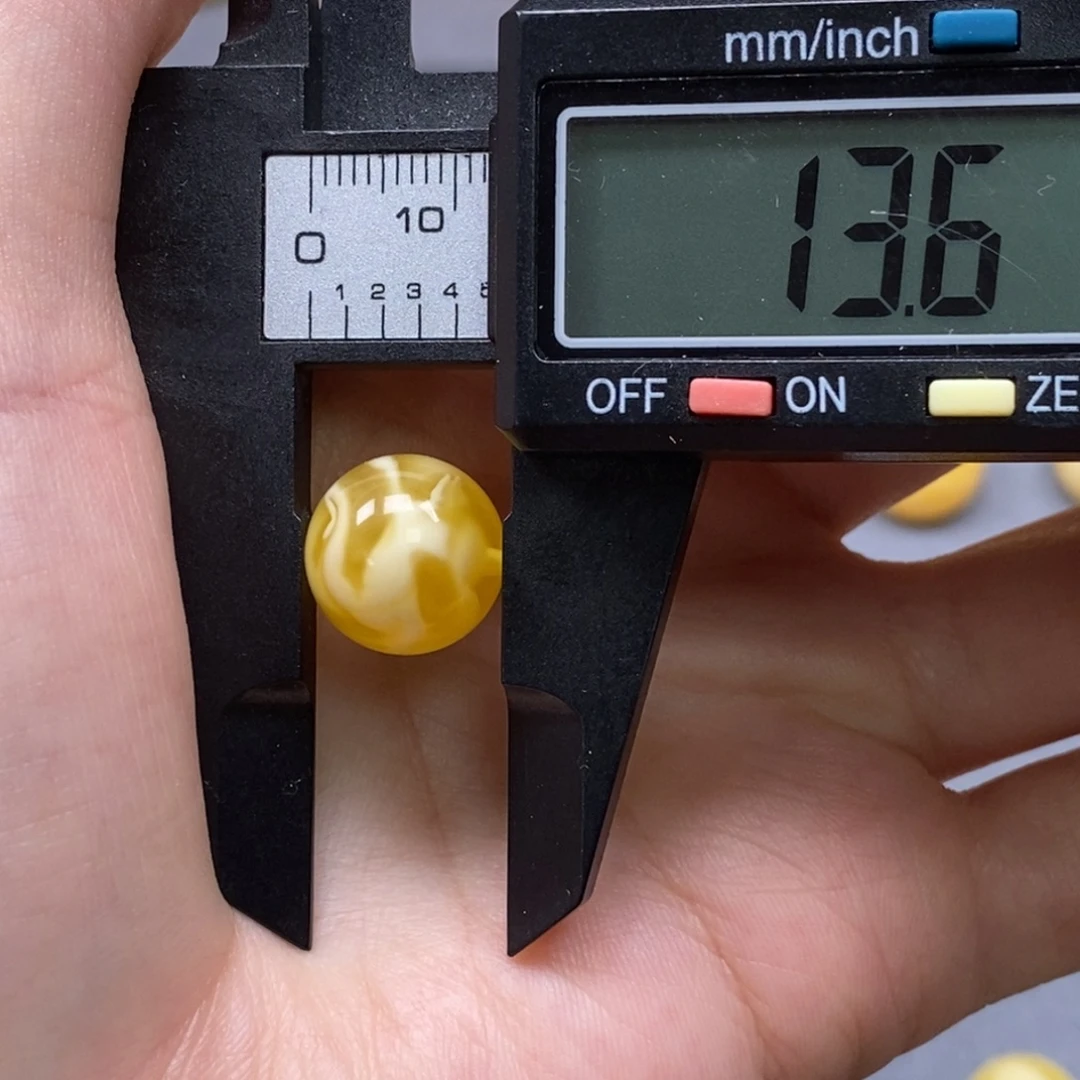 琥珀未镶嵌裸石纯天然