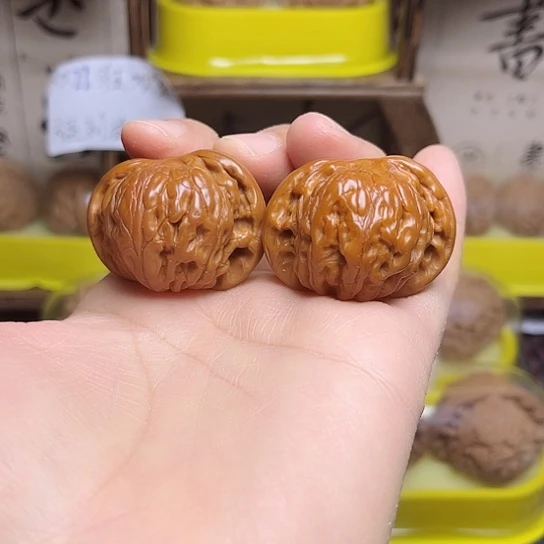 文玩核桃吊坠磨盘