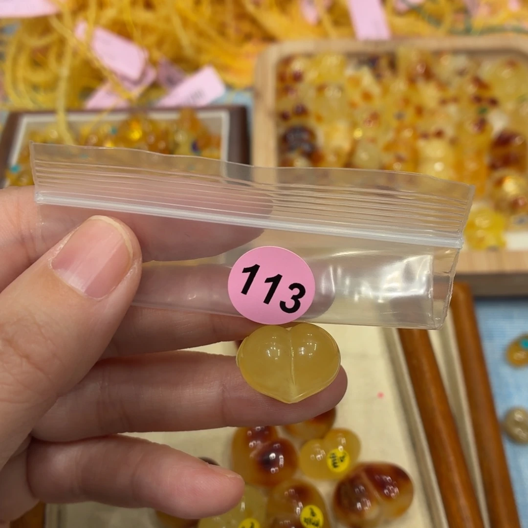 琥珀未镶嵌珠宝奇石