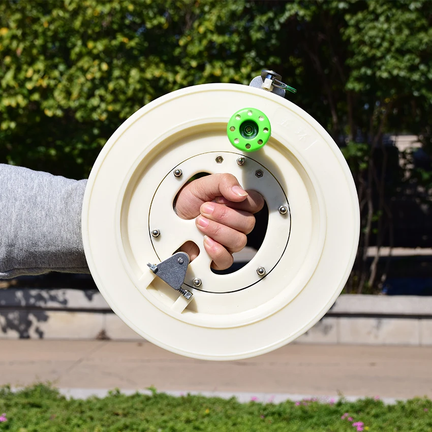 潍坊2024新款白色ABS风筝线轮手握风筝轮顺滑轴承轮子可钓鱼手握