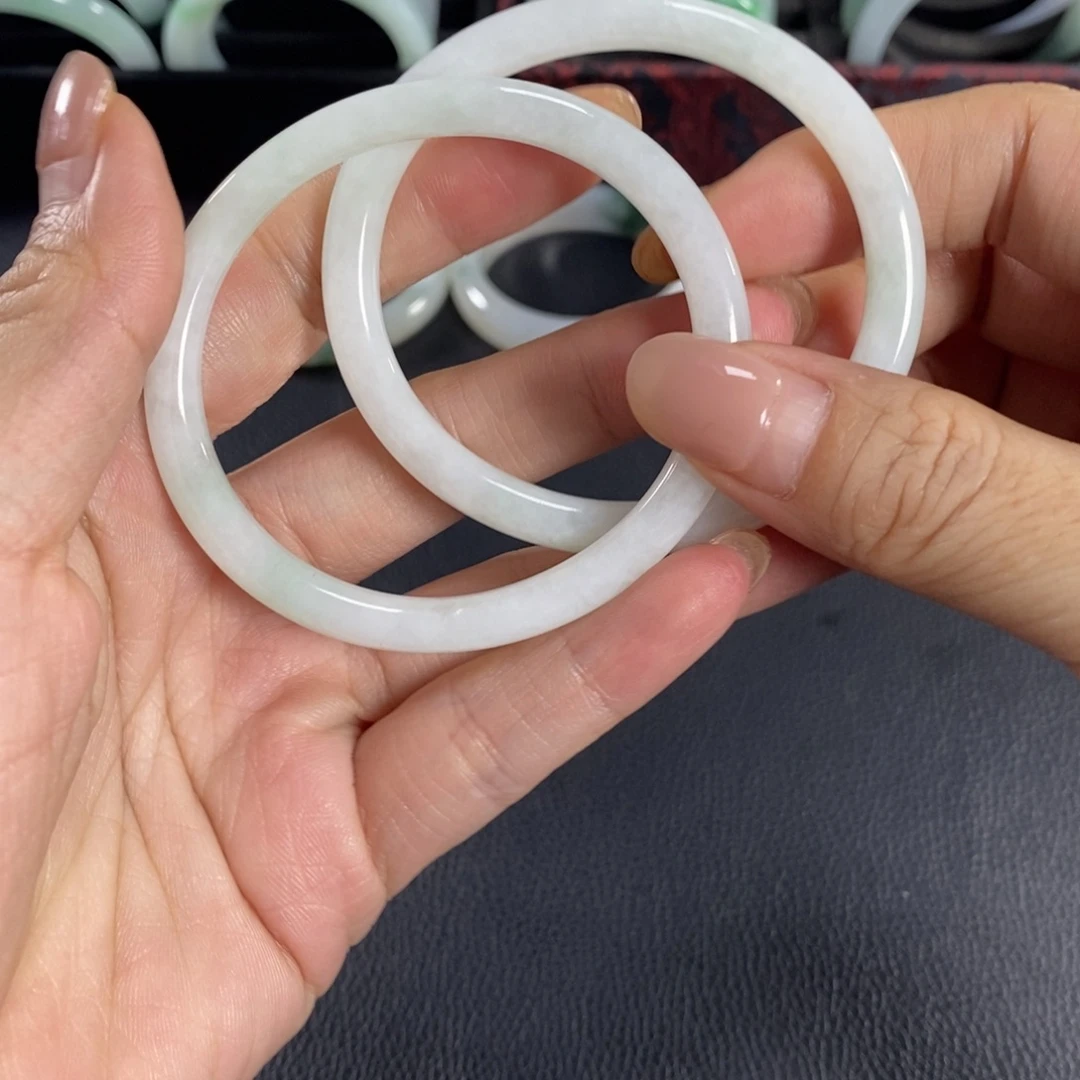 翡翠未镶嵌手镯天然翡翠福利