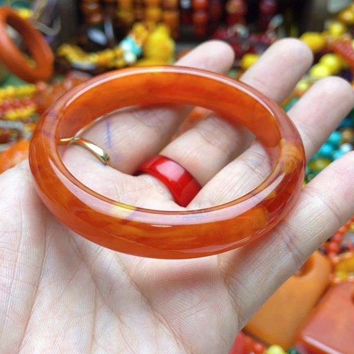 树脂制品52号红色手镯