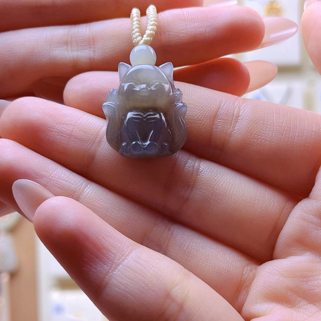 九***雾和田玉未镶嵌吊坠(赠链)