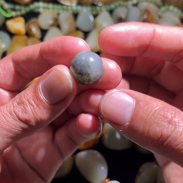 和田玉未镶嵌手串