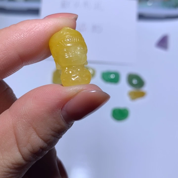 翡翠未镶嵌颈饰女宝宝